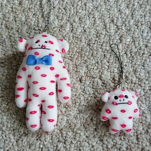 Craftholic Sloth bear double Plush Doll keychain with magnet - red lips Confetti